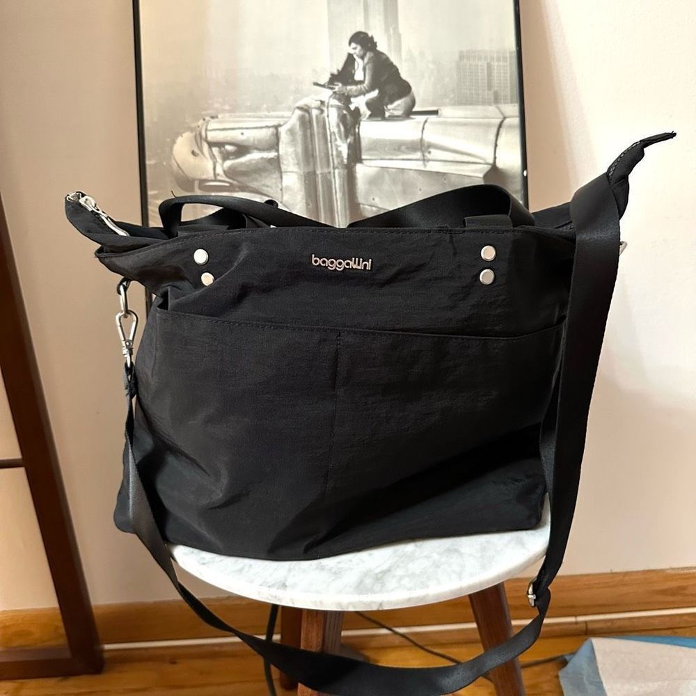 baggallini the only bag large tote black
